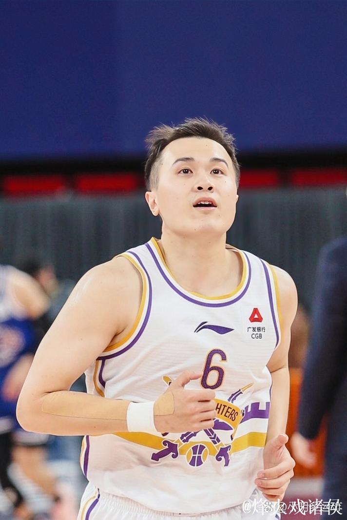 弗格40分辽宁胜宁波 张帆22+10北控轻取吉林 弗格40分辽宁胜宁波 张帆22+10北控轻取吉林