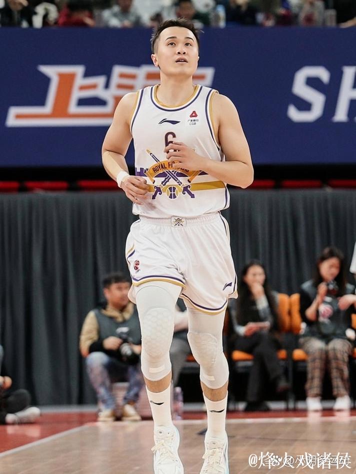 弗格40分辽宁胜宁波 张帆22+10北控轻取吉林 弗格40分辽宁胜宁波 张帆22+10北控轻取吉林