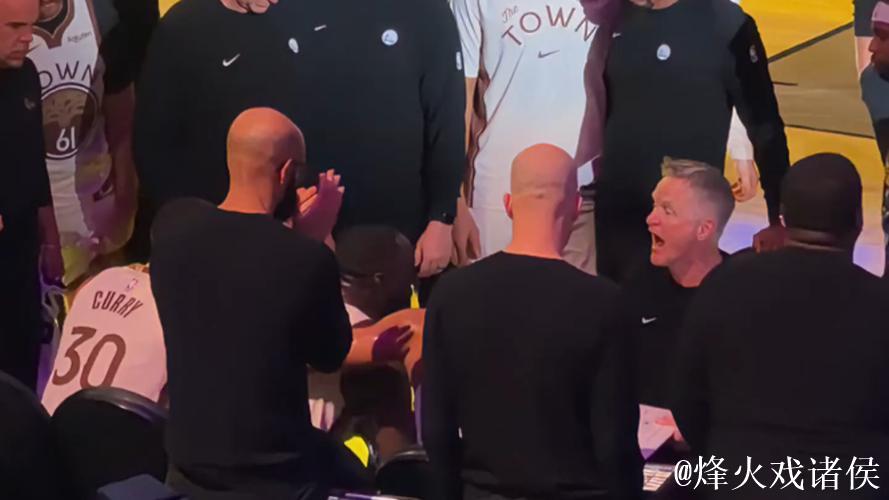 格林赛中和科尔吵架没被罚,提前离场惹猜测,勇士选择沟通而非惩罚还赢了比赛球队实力真强劲 格林赛中和科尔吵架没被罚,提前离场惹猜测,勇士选择沟通而非惩罚还赢了比赛球队实力真强劲