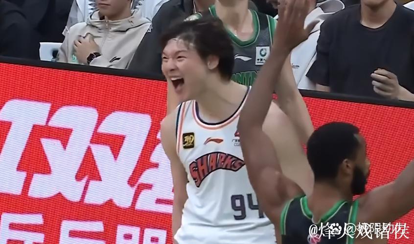 弗格35分辽宁胜广州 王哲林20分上海负天津